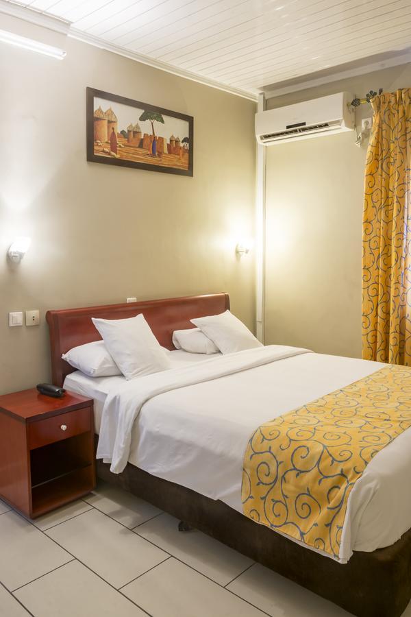 דואלה Hotel La Falaise Bonanjo מראה חיצוני תמונה