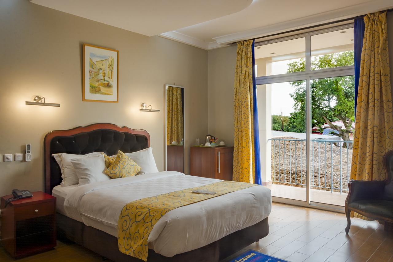דואלה Hotel La Falaise Bonanjo מראה חיצוני תמונה