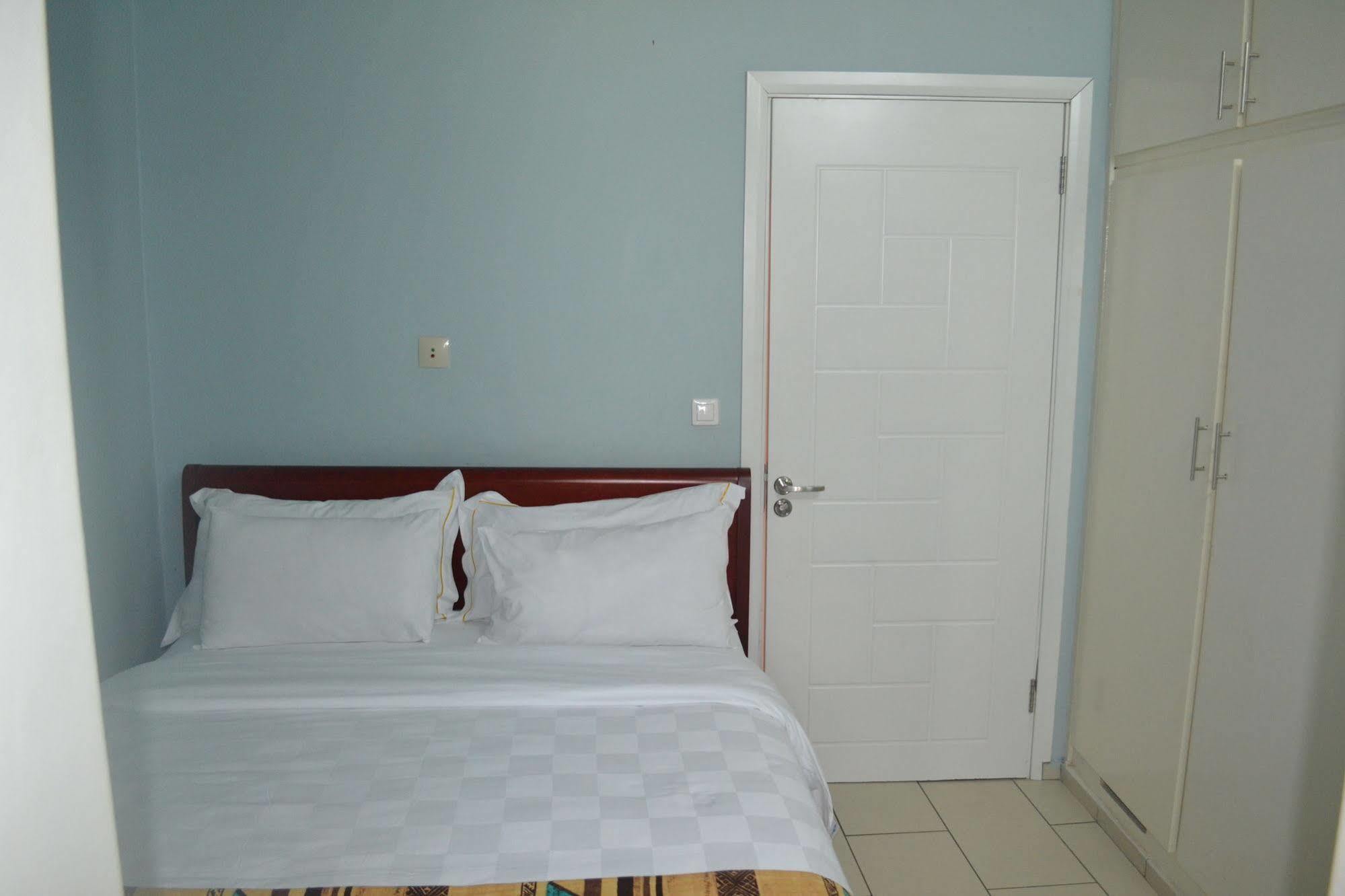 דואלה Hotel La Falaise Bonanjo מראה חיצוני תמונה